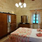 Charming House Of Character With Pool And Jacuzzi *