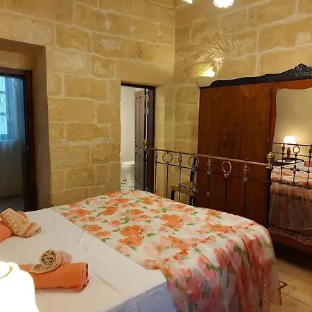 Villa Charming House Of Character With Pool And Jacuzzi Qala