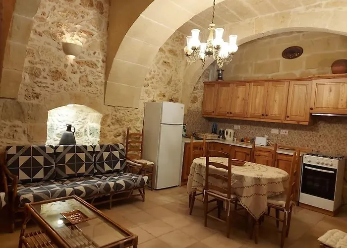 Charming House Of Character With Pool And Jacuzzi Villa *