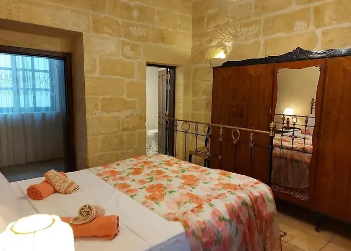 Villa Charming House Of Character With Pool And Jacuzzi Qala