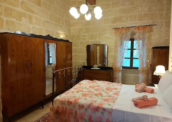 Charming House Of Character With Pool And Jacuzzi *