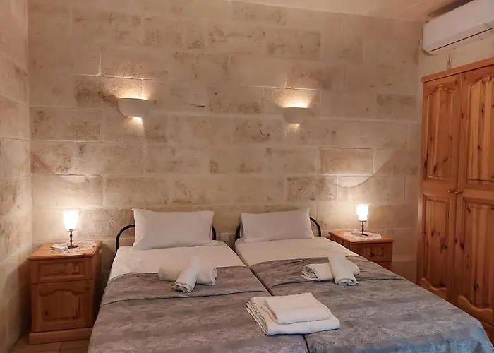 Villa Charming House Of Character With Pool And Jacuzzi Qala