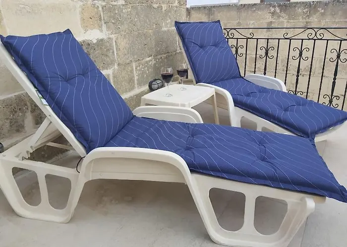 Charming House Of Character With Pool And Jacuzzi Qala