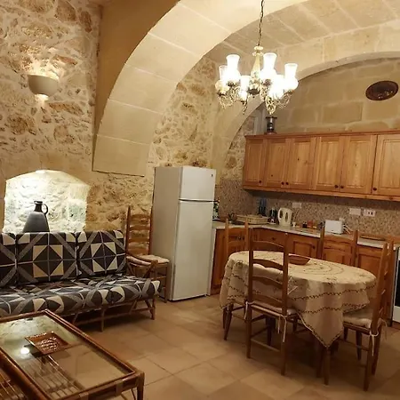 Charming House Of Character With Pool And Jacuzzi Villa *